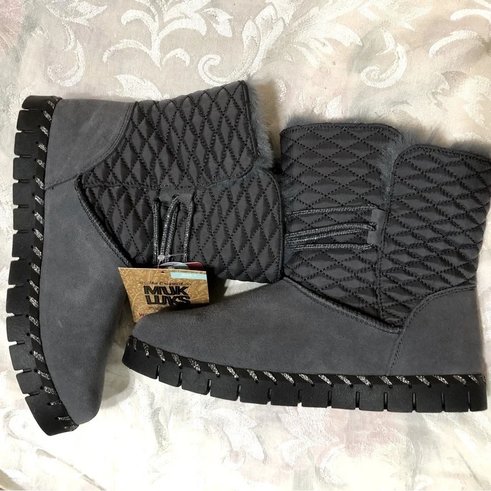 MUK LUKS Flexi Bridgehampton Dark Grey Suede Leather faux Fur Lined Boot sz 7